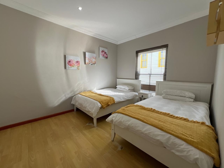 To Let 5 Bedroom Property for Rent in Mykonos Western Cape